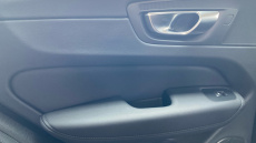 Volvo XC60 2.0 B5P Plus Dark 5dr AWD Geartronic Petrol Estate